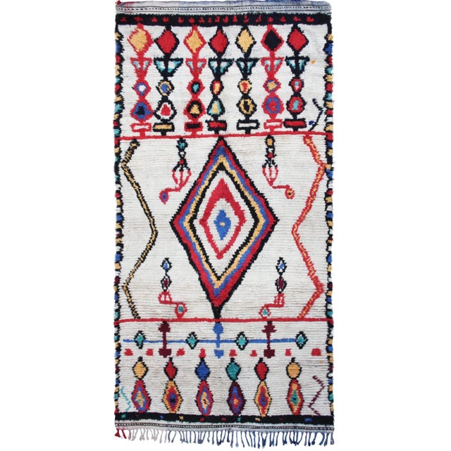 Textile Mid 20th Century Vintage Moroccan Rug - 4′9″ X 9′6″ For Sale - Image 7 of 7
