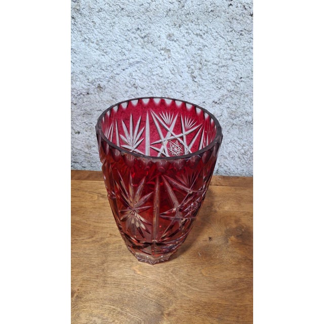 Large Cut Crystal Vase with Ruby ​​Red Overlay, Central Europe, 1950s For Sale - Image 8 of 10
