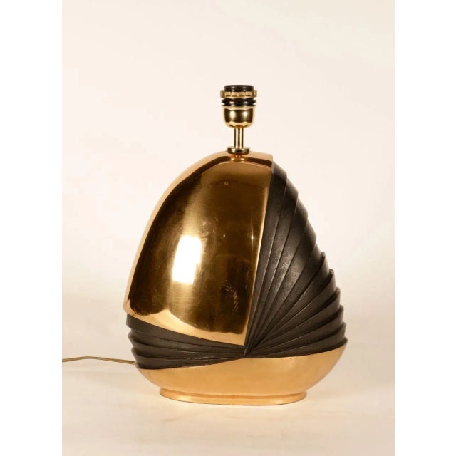 This sculptural bronze table lamp was designed by Esa Fedrigolli in the 1970s. Signed by Maker, Up to 250V (Europe/UK...