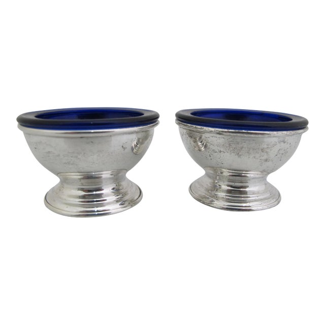 Reed & Barton Sterling Silver Cobalt Blue Glass Liner Pedestal Salt Cellar Pair For Sale