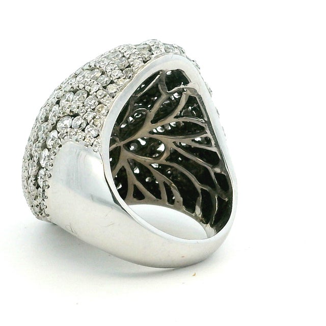 1990s 1990s Large Pavé Diamond Dome Cocktail Ring in 18k White Gold, Size 6.5 For Sale - Image 5 of 13