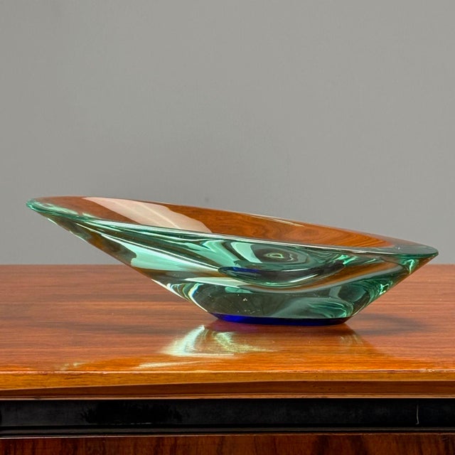 Mid-Century Modern Max Ingrand, Fontana Arte, Mid-Century Modern, Large Ashtray, Cut Crystal, 1960s For Sale - Image 3 of 9