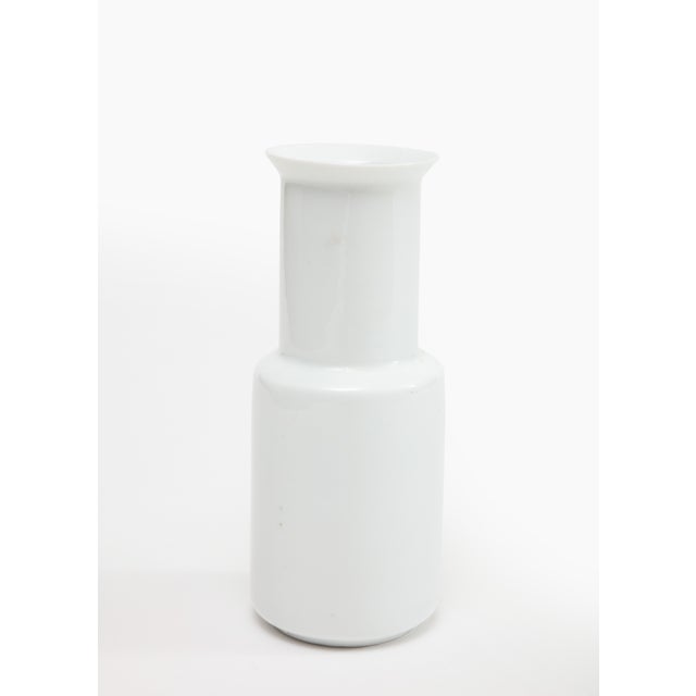 Vintage Chinese Porcelain Vase, Signed. Additional Dimensions - top 3" diameter opening 2" diameter