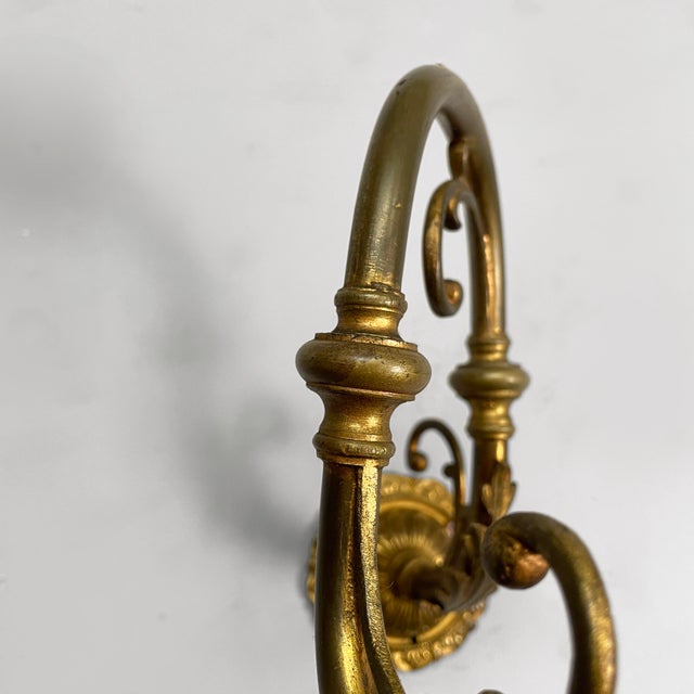 Italian Art Deco Flower-Shaped Wall Lamp in Brass and Glass, 1950s For Sale - Image 18 of 18