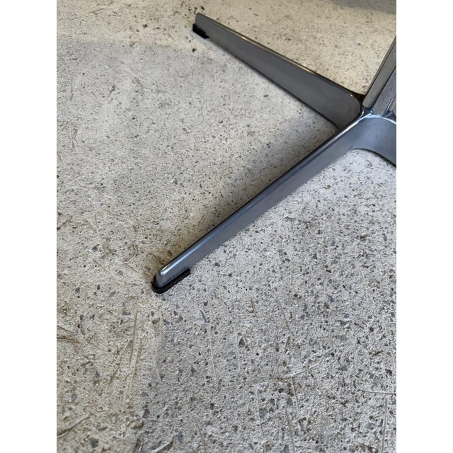 Mid-Century Modern Teak Round Dining Table by Arne Jacobsen for Fritz Hansen, 1950s For Sale - Image 9 of 10