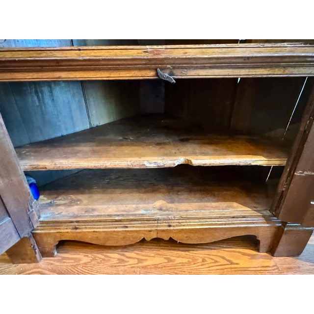 Mid 19th Century Southern 19th Century Walnut Corner Cupboard c.1850 For Sale - Image 5 of 7