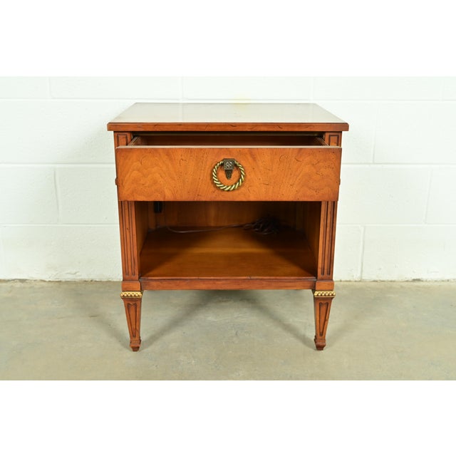 Henredon French Regency Louis XVI Carved Walnut Nightstand, Circa 1960s For Sale In South Bend - Image 6 of 18