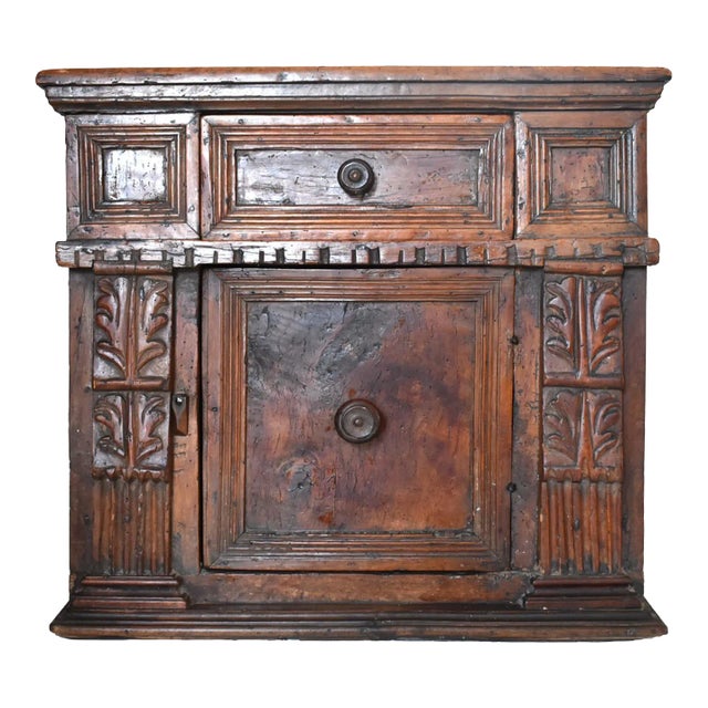 Late 16th to Early 17th-Century Italian Walnut Credenzino Cabinet For Sale