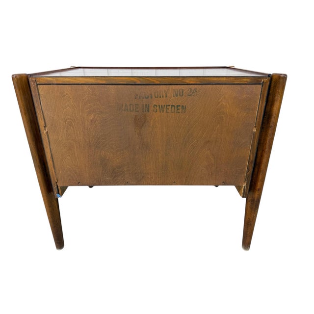 Mid-Century Swedish Modern William Hinn Sculptural Walnut Nightstands - Set of 2 For Sale - Image 9 of 9