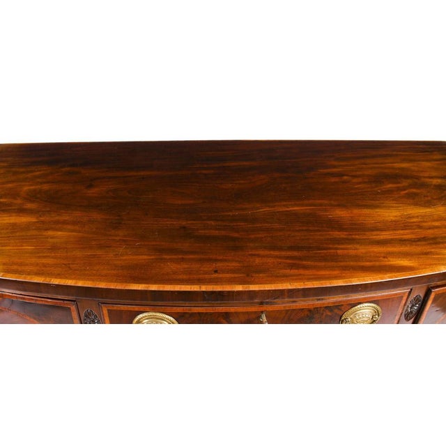 George III Inlaid Flame Mahogany Sideboard, 18th Century For Sale - Image 4 of 18