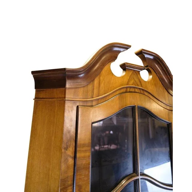 Baroque Style Display Corner Cabinet in Walnut with Bars, 1900s For Sale - Image 3 of 14
