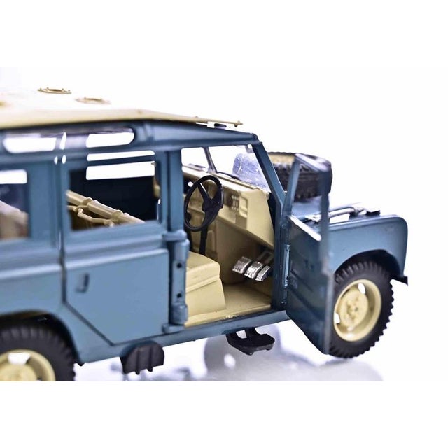 Metal 1:24/1:25 Scale Die-Cast Land Rover Series III Station Wagon, Italy, 1980s For Sale - Image 7 of 8