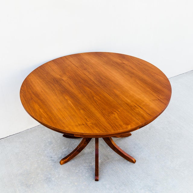 Restored Mid Century Modern Round Walnut Pedestal Base Dining Table For Sale - Image 12 of 14