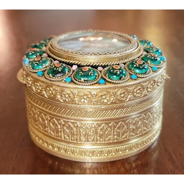 French Early 19c French Gold Box With Enamel and Miniature Portrait For Sale - Image 3 of 13