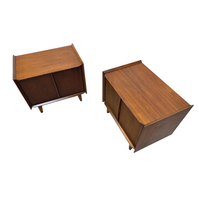 Mid-Century Modern Lane 1st Edition Walnut Nightstands - Refinished - Set of 2 For Sale In Philadelphia - Image 6 of 10