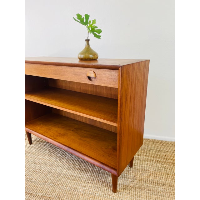 1960s Vintage 1960s Danish Modern Teak Mini Credenza Cabinet With Bookshelf For Sale - Image 5 of 16