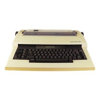 Model 4500 Typewriter from Underwood For Sale