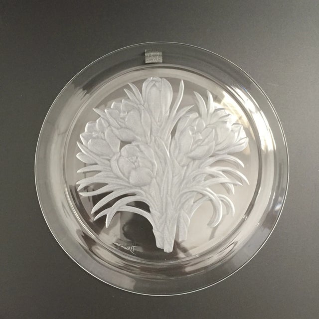Contemporary Hoya Crystal Flower of the Month Crocuses Youthful Gladness Plate For Sale - Image 3 of 12