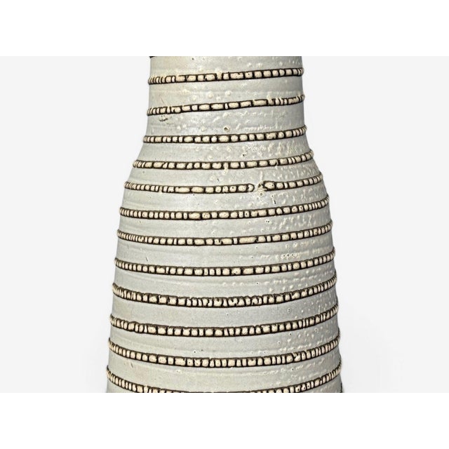 1960s 1960s Gordon & Jane Martz, Large Table Lamp, Light Grey Ceramic, Usa For Sale - Image 5 of 9