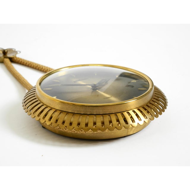 Metal Small Mid-Century Modern Atlanta Wall Clock with 10-Day Movement, 1950s For Sale - Image 7 of 16