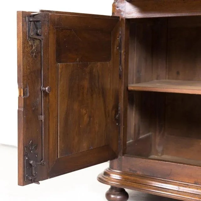 18th Century French Period Louis XIV Walnut Lyonnais Buffet For Sale In Birmingham - Image 6 of 13