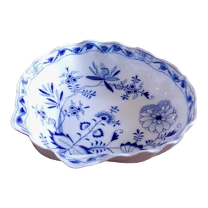 Large and Unusual Shell Shaped Antique Meissen Porcelain Bowl, 19th Century, Blue Onion Pattern