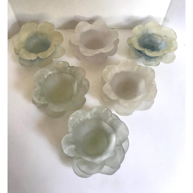Dorothy Thorpe Resin Flower Bowl Set of 7 For Sale In Los Angeles - Image 6 of 12