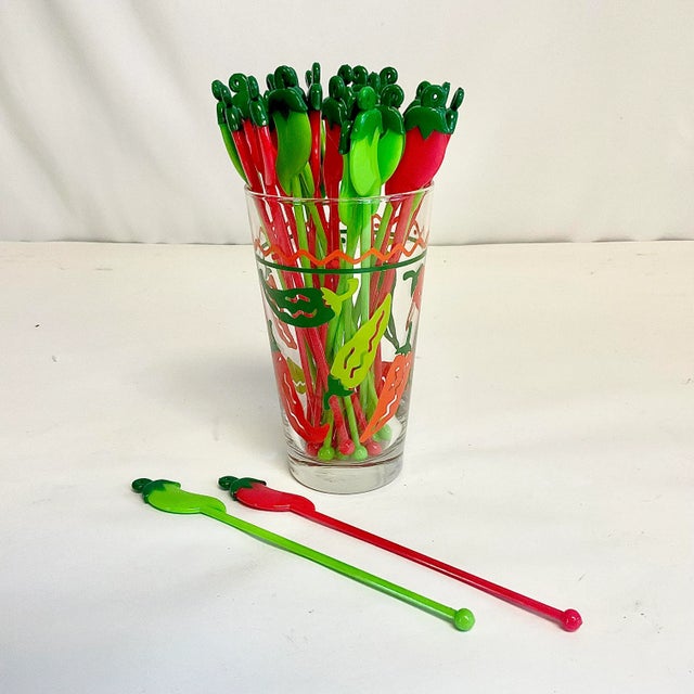 Mid-Century Modern Cinco De Mayo - Mid-Century Boho Chic Mexican Jalapeño Swizzle Sticks in Pepper Glass Holder - Set of 30 For Sale - Image 3 of 6
