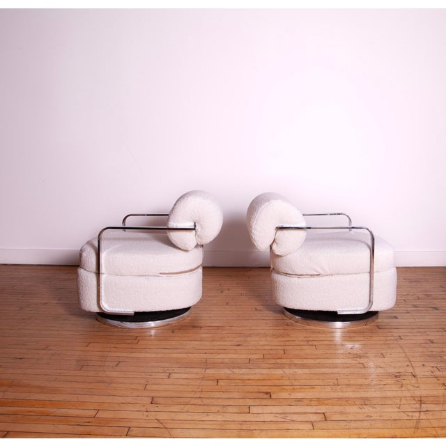 Milo Baughman Swivel Lounge Chairs in Boucle, 1960s Modern Design For Sale - Image 9 of 10