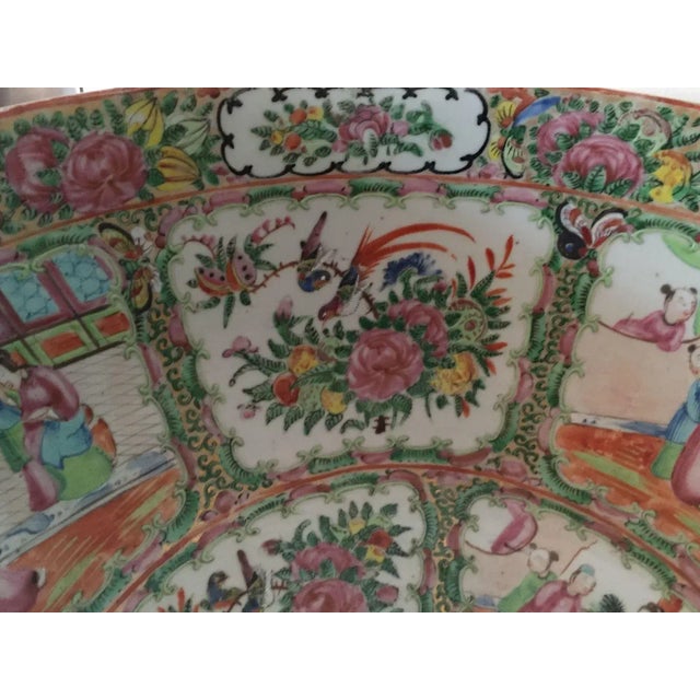 19th Century Chinese Export Porcelain Famille Rose Bowl For Sale In New York - Image 6 of 11