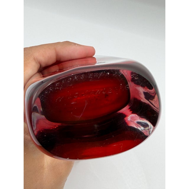 1950s Rare Vintage Orrefors Expo Cased Glass Vase, Nils Landberg Red Art Glass For Sale - Image 5 of 6