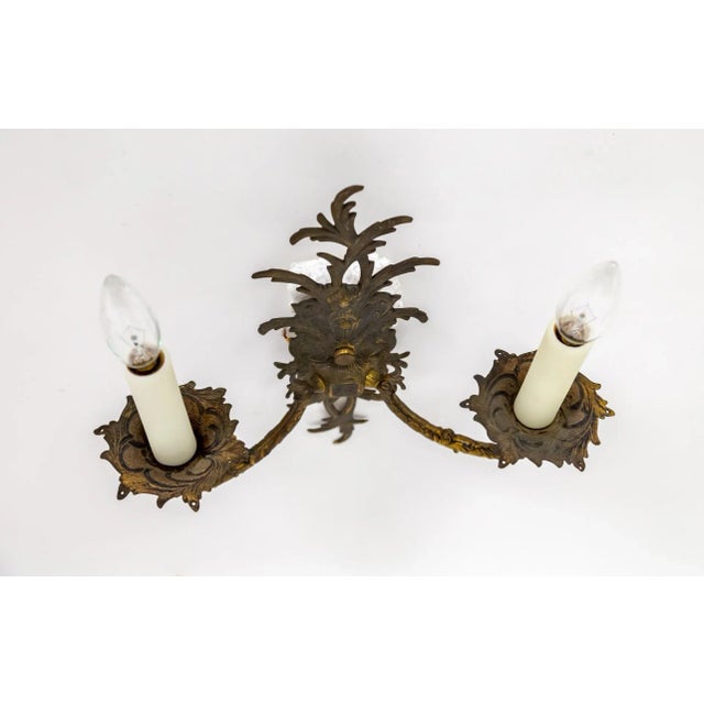 Brass 1940s Cast Brass Acanthus Leaves 2-Light Sconce For Sale - Image 8 of 11