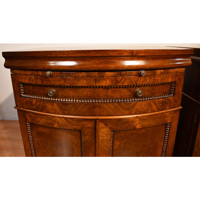 1930 Pair of English Regency Burl Walnut Nightstands / Bedside Tables / Commodes For Sale - Image 6 of 18