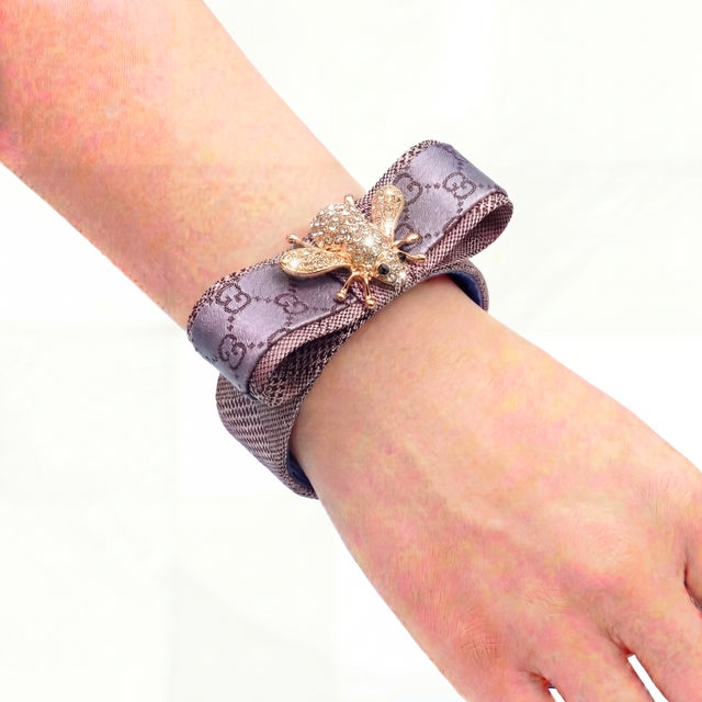 Gucci Gucci Gg Micro Houndstooth Vintage Silk Necktie Cuff Bracelet For Sale - Image 4 of 4