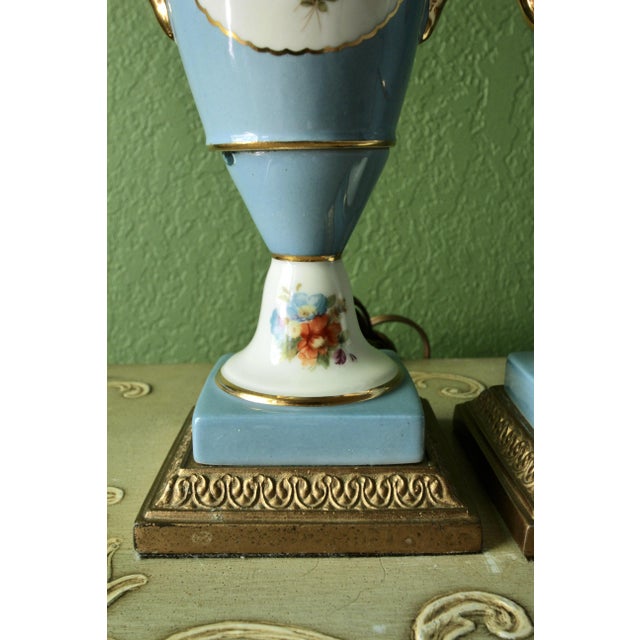 Early 20th Century Pair of Vintage Porcelain European Neoclassical Urn Table Lamps For Sale - Image 5 of 16
