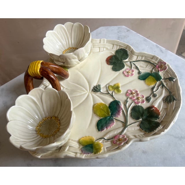 George Jones & Sons George Jones Majolica Strawberry Platter For Sale - Image 4 of 14