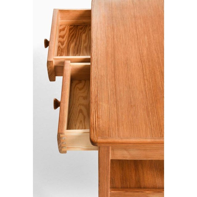 Carl Malmsten Bedside Tables in Pine by Carl Malmsten, 1940s, Set of 2 For Sale - Image 4 of 9