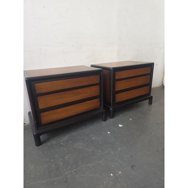 Chinoiserie Pair of Vintage John Stuart for Mount Airy Teak Burl Walnut Chinoiserie Nightstands For Sale - Image 3 of 7