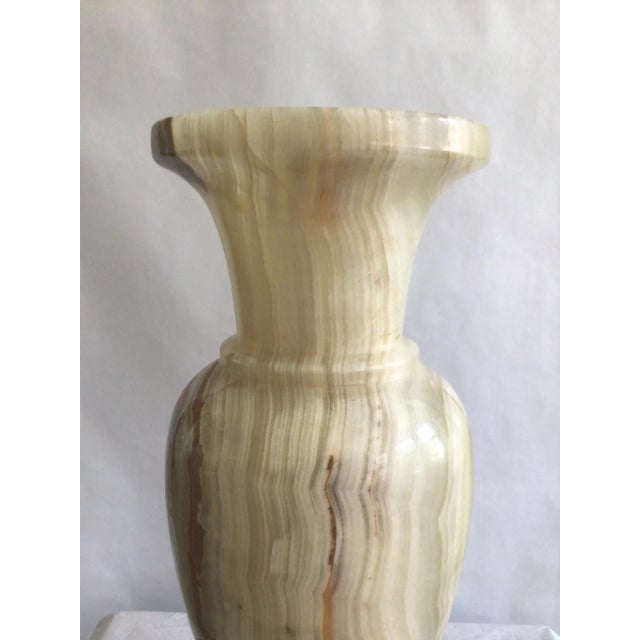 1960s Carved Onyx Urn Vase For Sale In New York - Image 6 of 12