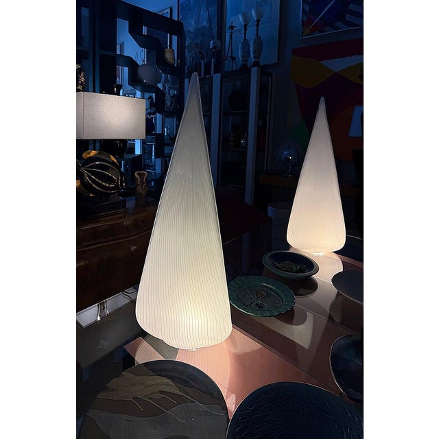 Mid-Century Modern Large Vintage Lino Tagliapietra Murano Vetri Pyramid Lamps, Pair For Sale - Image 3 of 13