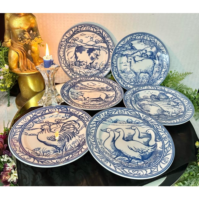 This is for a set of 6 Vintage Williams-Sonoma Brittany Blue & White Farm Scene Salad Plates. Each of the plates features...