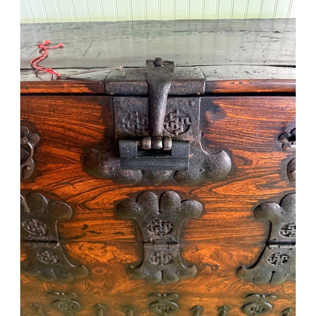 Antique Korean Bandaji with Expressive Grains from Jeju Do Island For Sale - Image 12 of 18