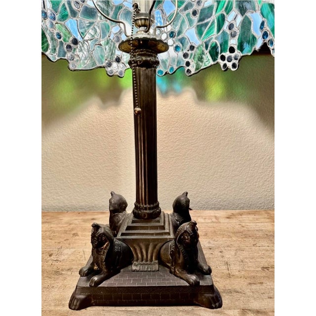 Early 20th Century Rare c.1915 Unique Art Glass & Metal Co. Grapevine Leaded Glass Table Lamp With Egyptian Sphinx Bronze Base | Museum Quality For Sale - Image 5 of 18