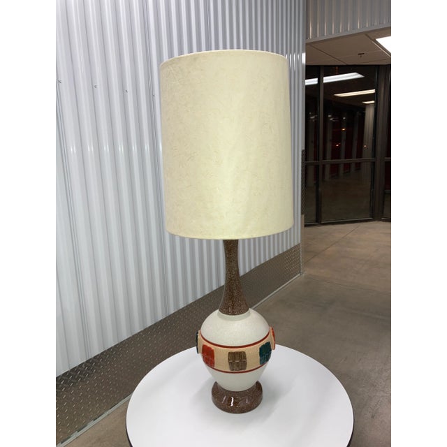 Quartite Creative Corp. Mid-Century Modern Tall Glazed Ceramic Painted Single Gourd Table Lamp and Barrel Shade - a Pair For Sale - Image 4 of 13