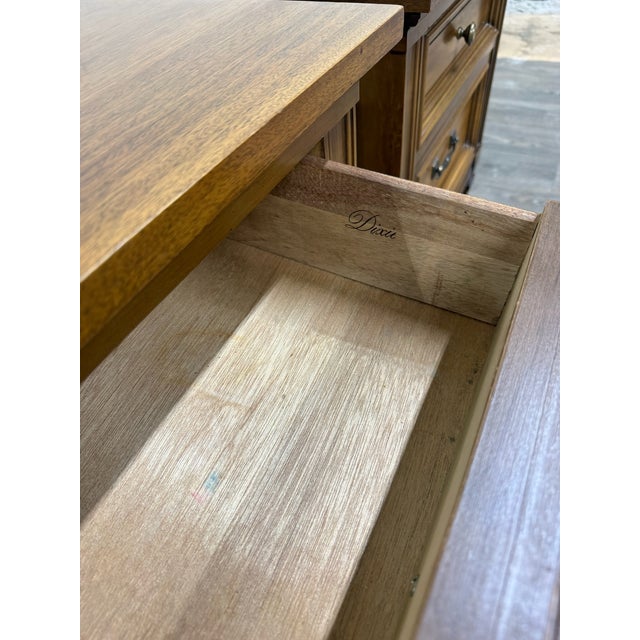 Vintage Dixie Furniture Mid Century Traditional Neoclassical Nightstands - Pair For Sale - Image 15 of 17