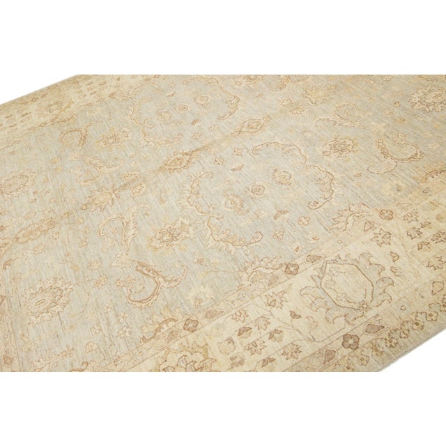 2010s Modern Paki Peshawar Wool Rug in Beige and Gray With Allover Design For Sale In New York - Image 6 of 7