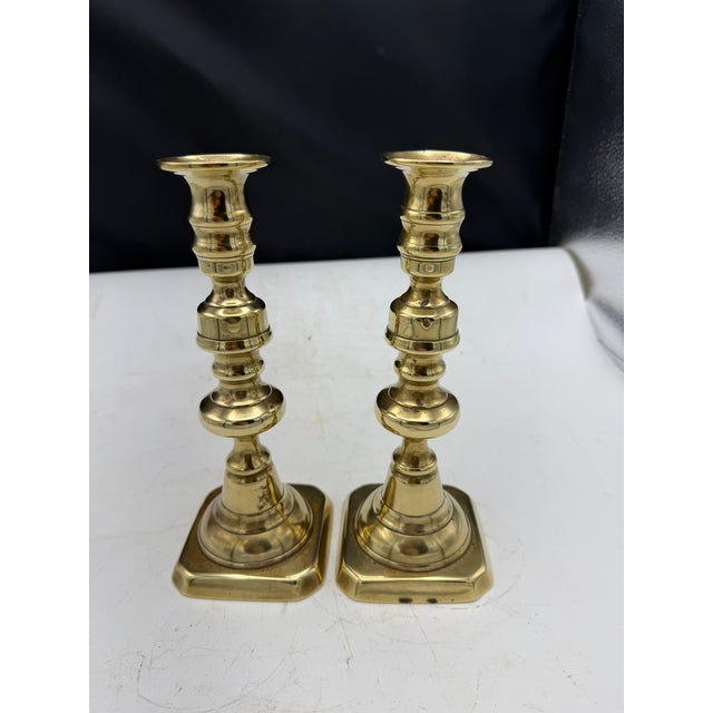 1940s Pair of Vintage English Brass Candlesticks For Sale - Image 5 of 6