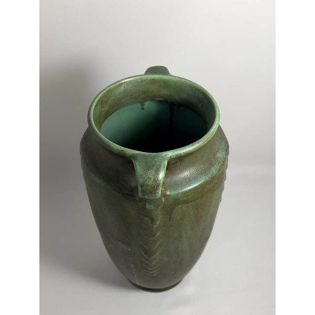 Green Vintage Niloak Art Pottery Green Double-Handle Vase – Benton, Arkansas For Sale - Image 8 of 11