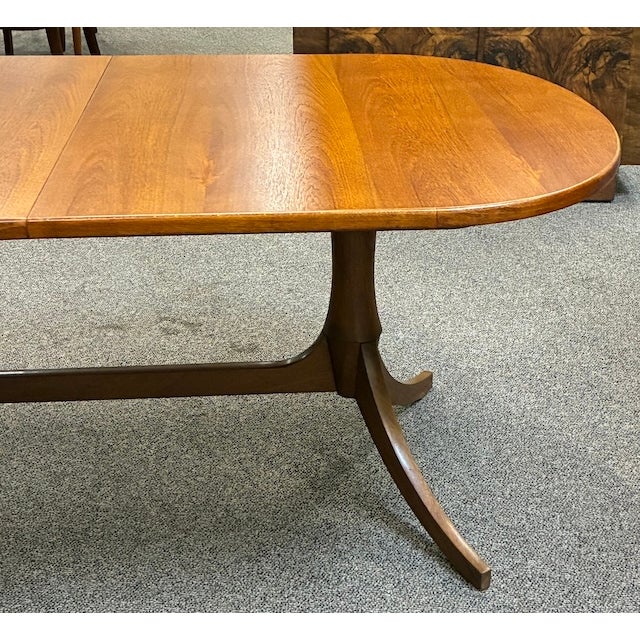 Extending Teak Oval Dining Table on Double Pedestal Base. Uk c.1960 For Sale - Image 12 of 12
