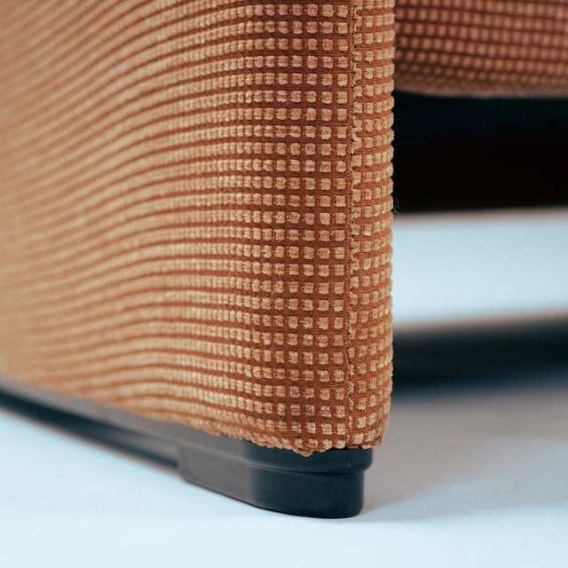 Beige Portovenere Wingback 3-Seater Sofa in Peach Upholstery by Vico Magistretti for Cassina, Italy, 1980s For Sale - Image 8 of 18